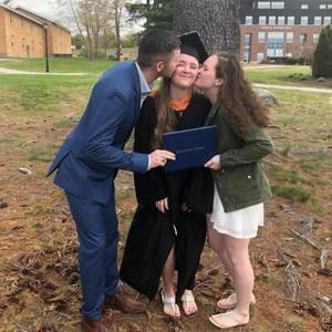 Meet your Posher, Abbey